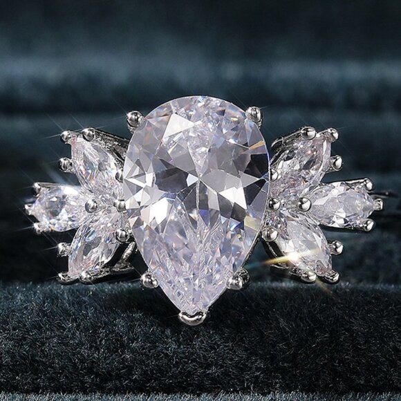🔥Beautiful Water Drop With Leaf Crystal Pure CZ Silver Pear Wedding Ring, K800 - Picture 1 of 7